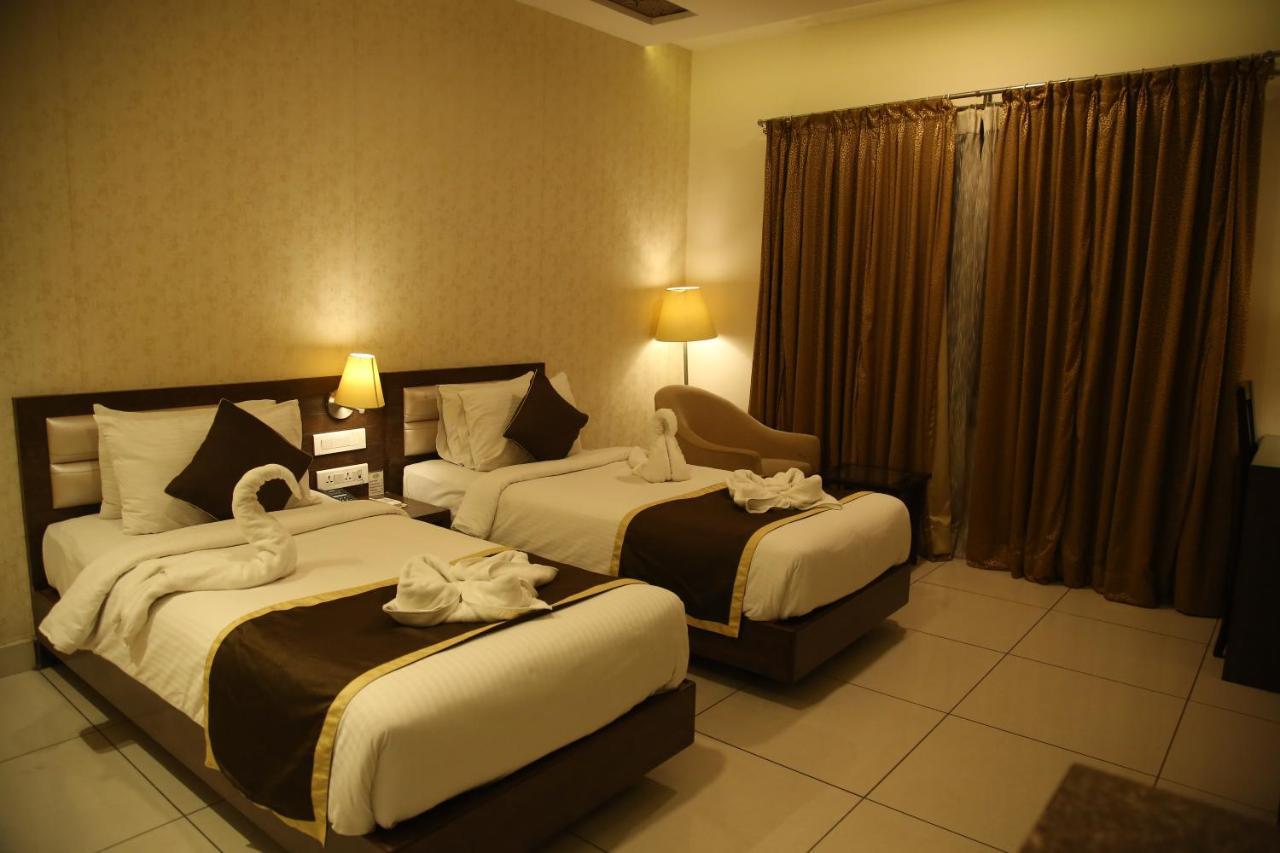 West Fort Hotel บังกาลอร์ ภายนอก รูปภาพ