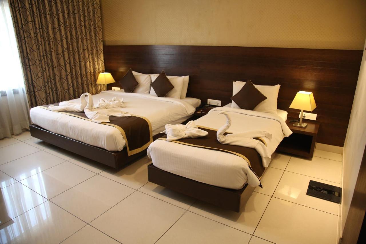 West Fort Hotel บังกาลอร์ ภายนอก รูปภาพ