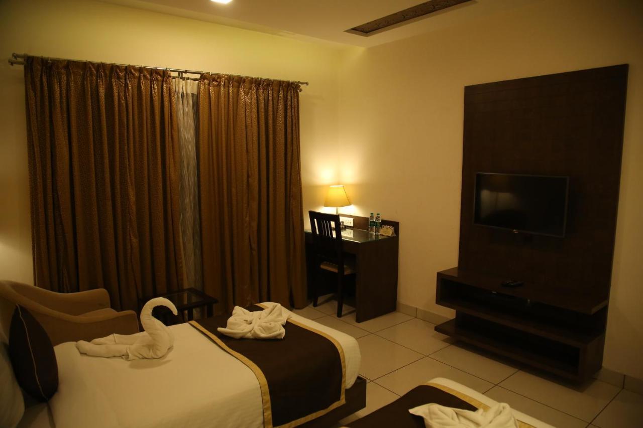 West Fort Hotel บังกาลอร์ ภายนอก รูปภาพ