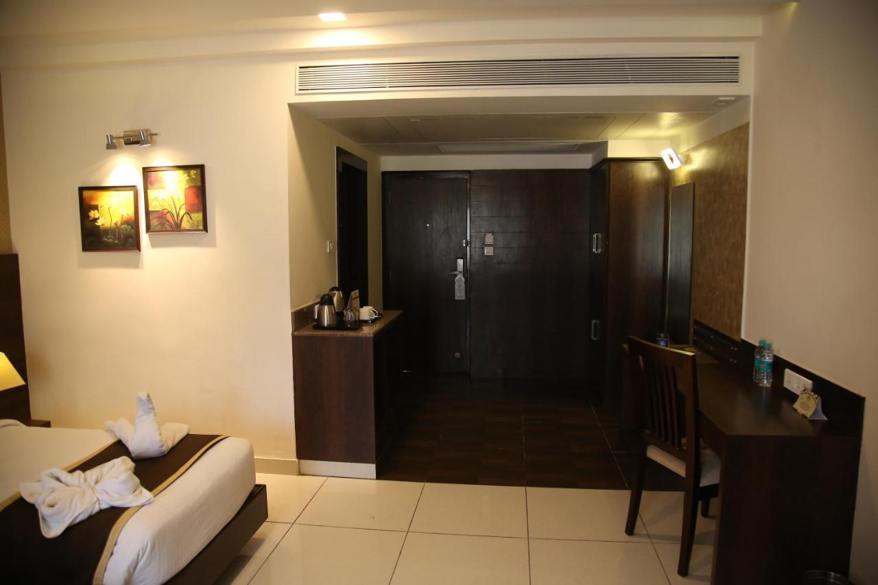 West Fort Hotel บังกาลอร์ ภายนอก รูปภาพ