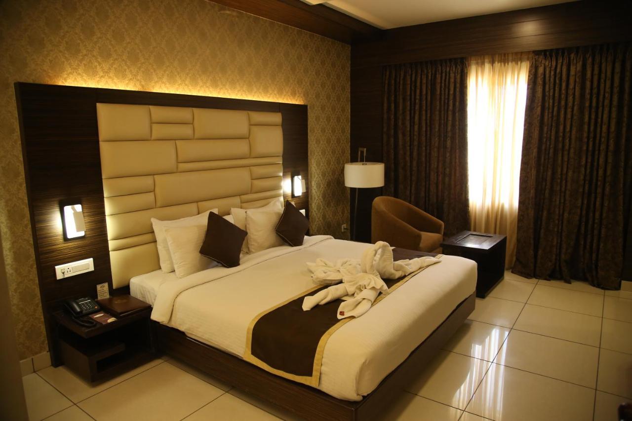 West Fort Hotel บังกาลอร์ ภายนอก รูปภาพ