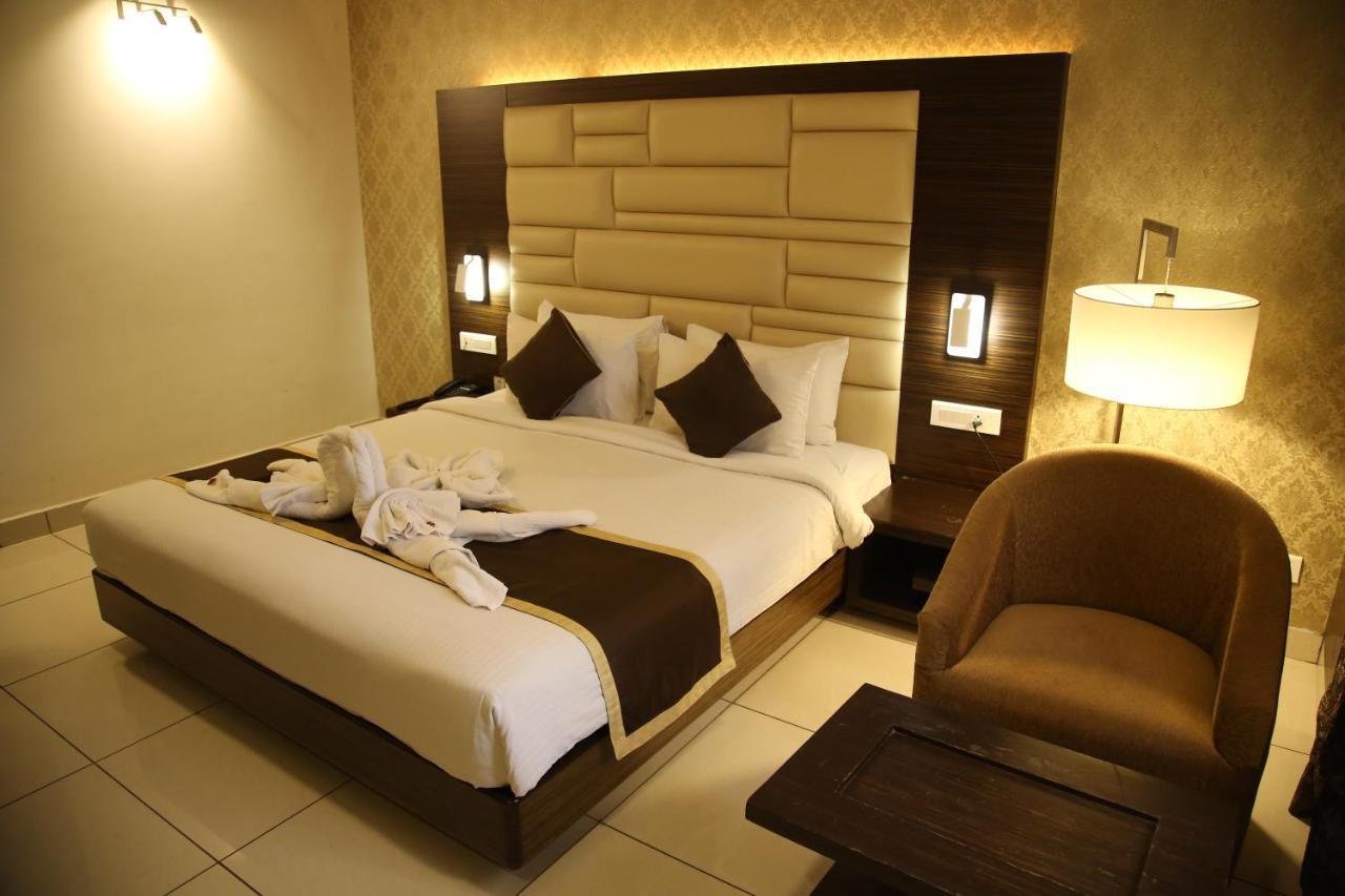 West Fort Hotel บังกาลอร์ ภายนอก รูปภาพ